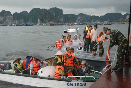 ASEAN, China to work on search, rescue in East Sea    - ảnh 1